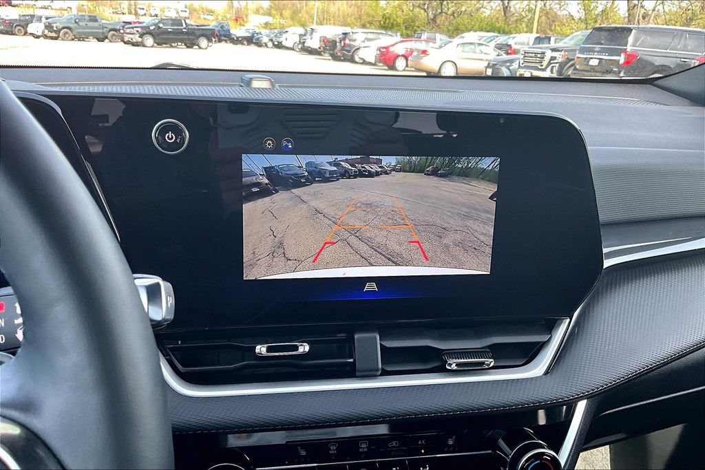 Used 2025 Chevrolet Equinox LT AWD/4WD image 18