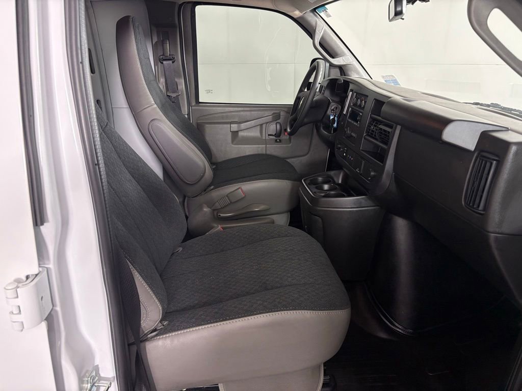 Used 2025 Chevrolet Express 2500 w/ Driver Convenience Package RWD image 35