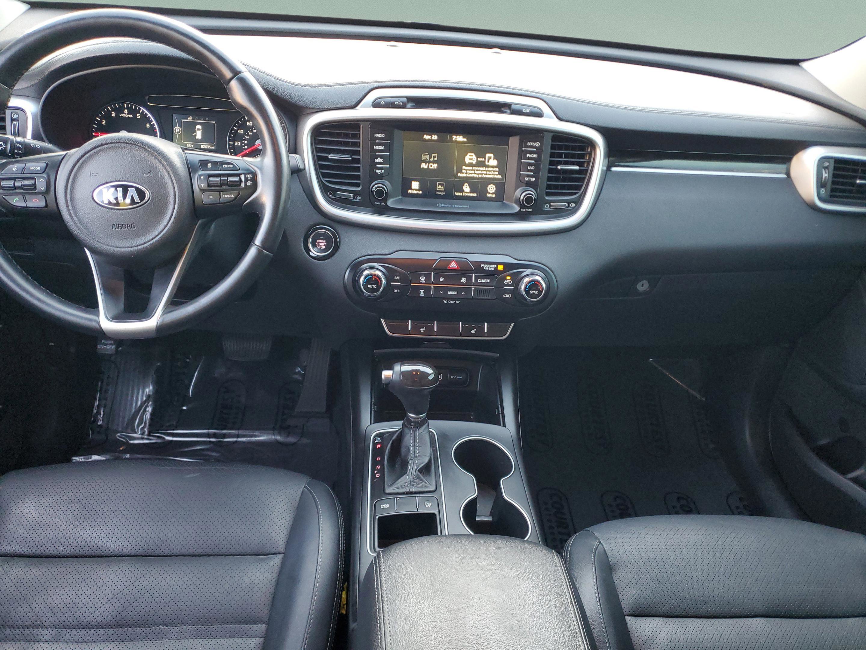 Used 2017 Kia Sorento LX image 11