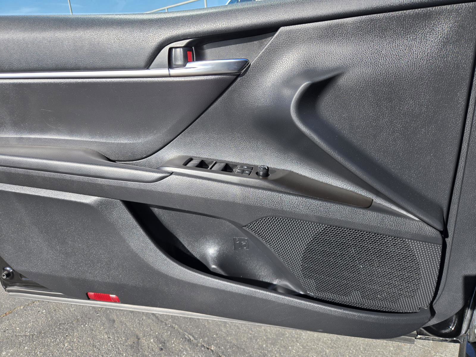 Used 2023 Toyota Camry SE FWD image 19