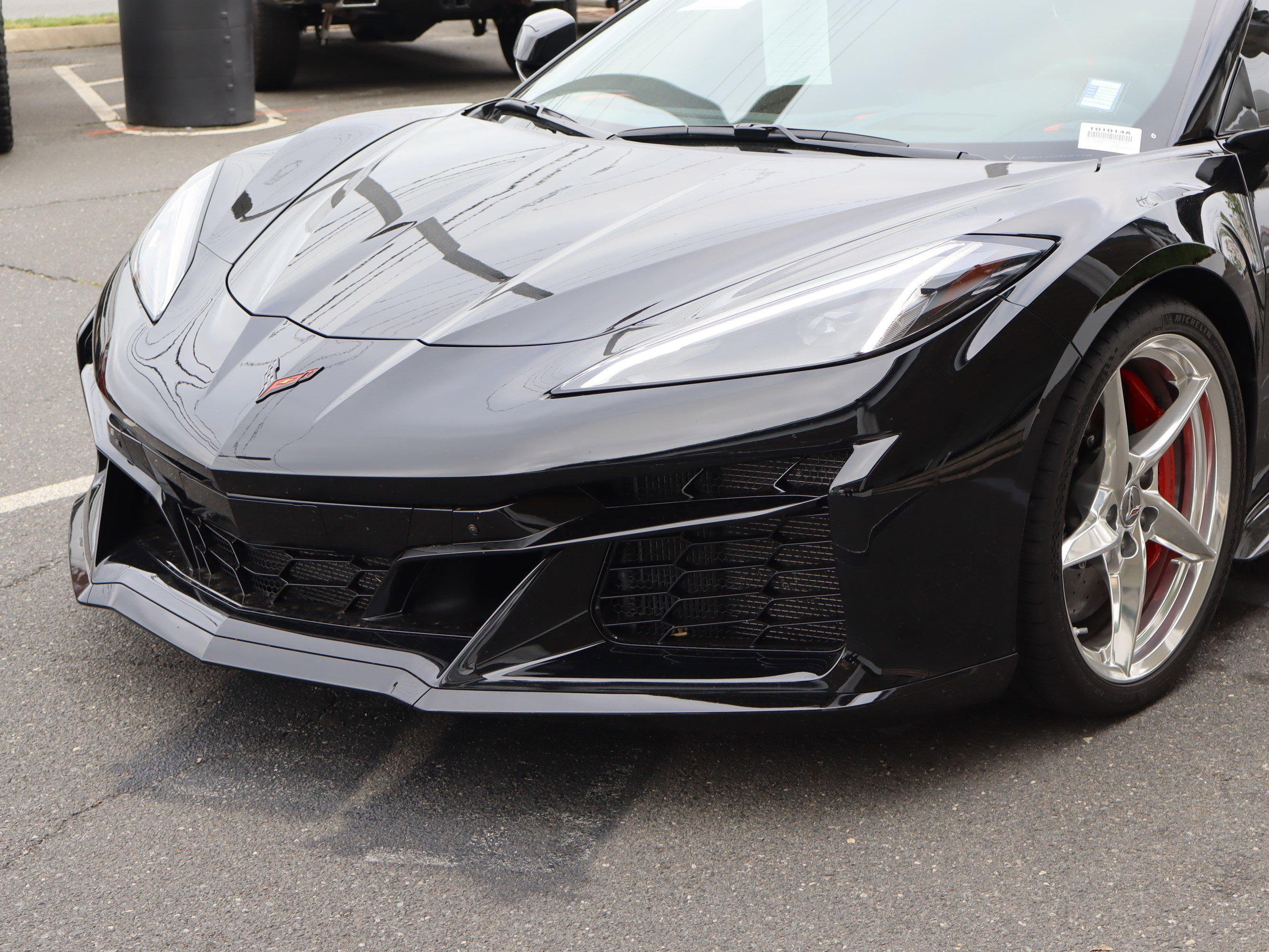 Used 2025 Chevrolet Corvette E-Ray w/ Stealth Interior Trim Package AWD/4WD image 6