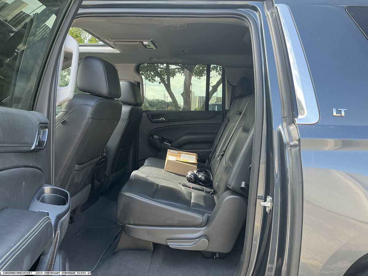 Used 2019 Chevrolet Suburban LT AWD/4WD image 9