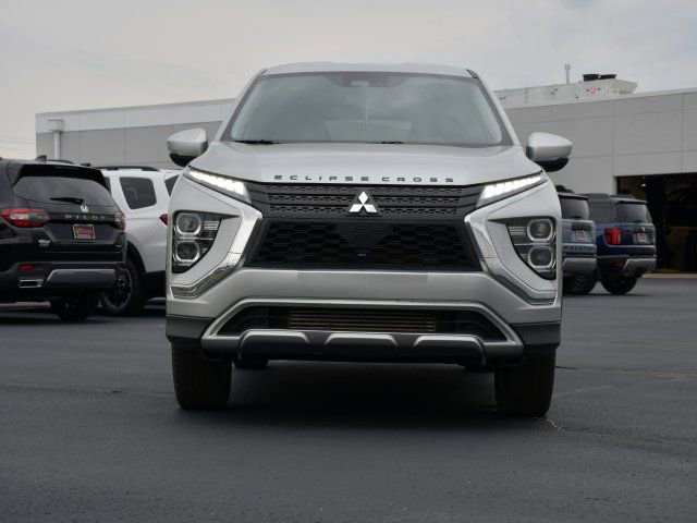 Used 2024 Mitsubishi Eclipse Cross AWD image 2
