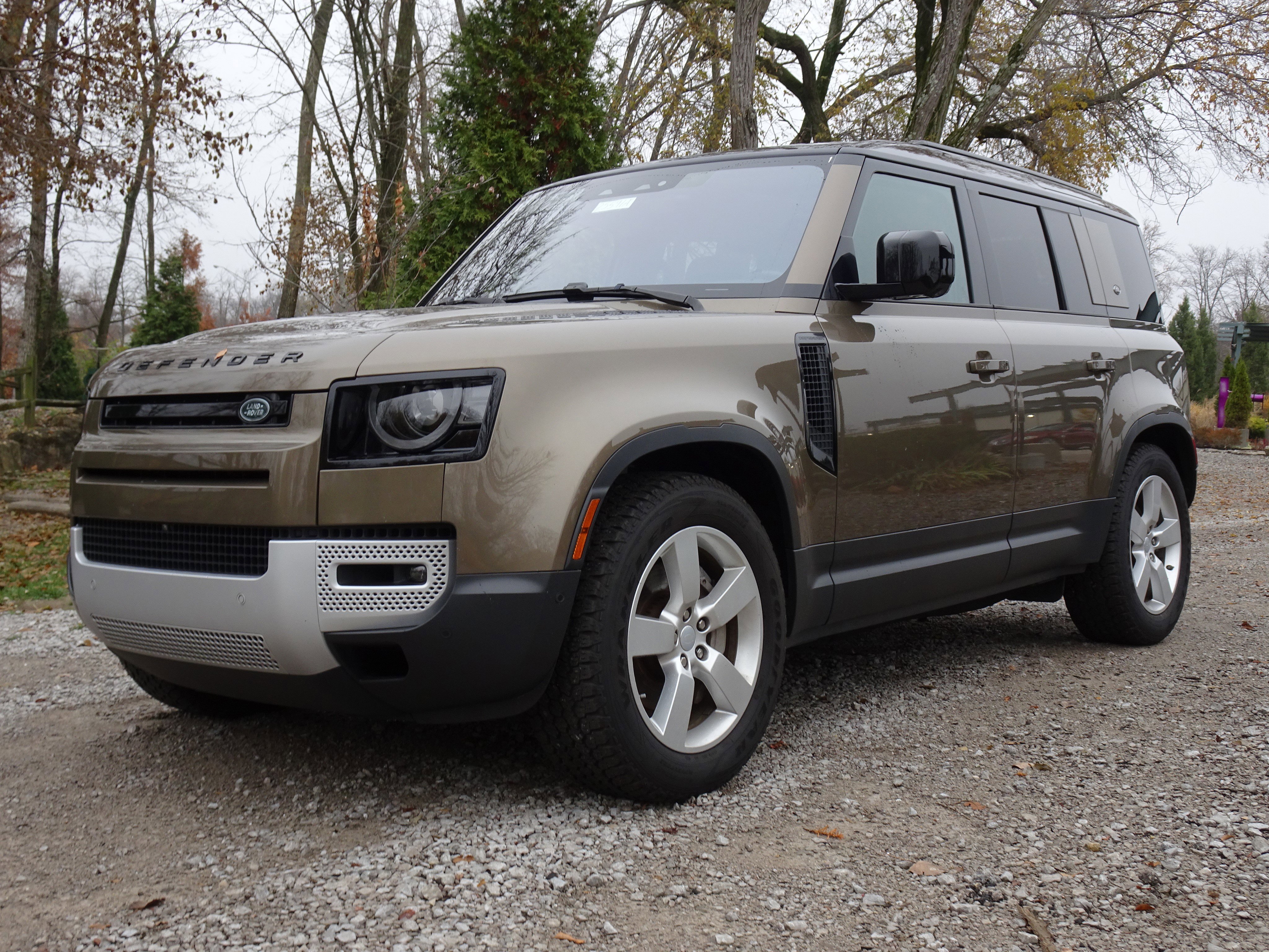 Used 2020 Land Rover Defender 110 First Edition image 5