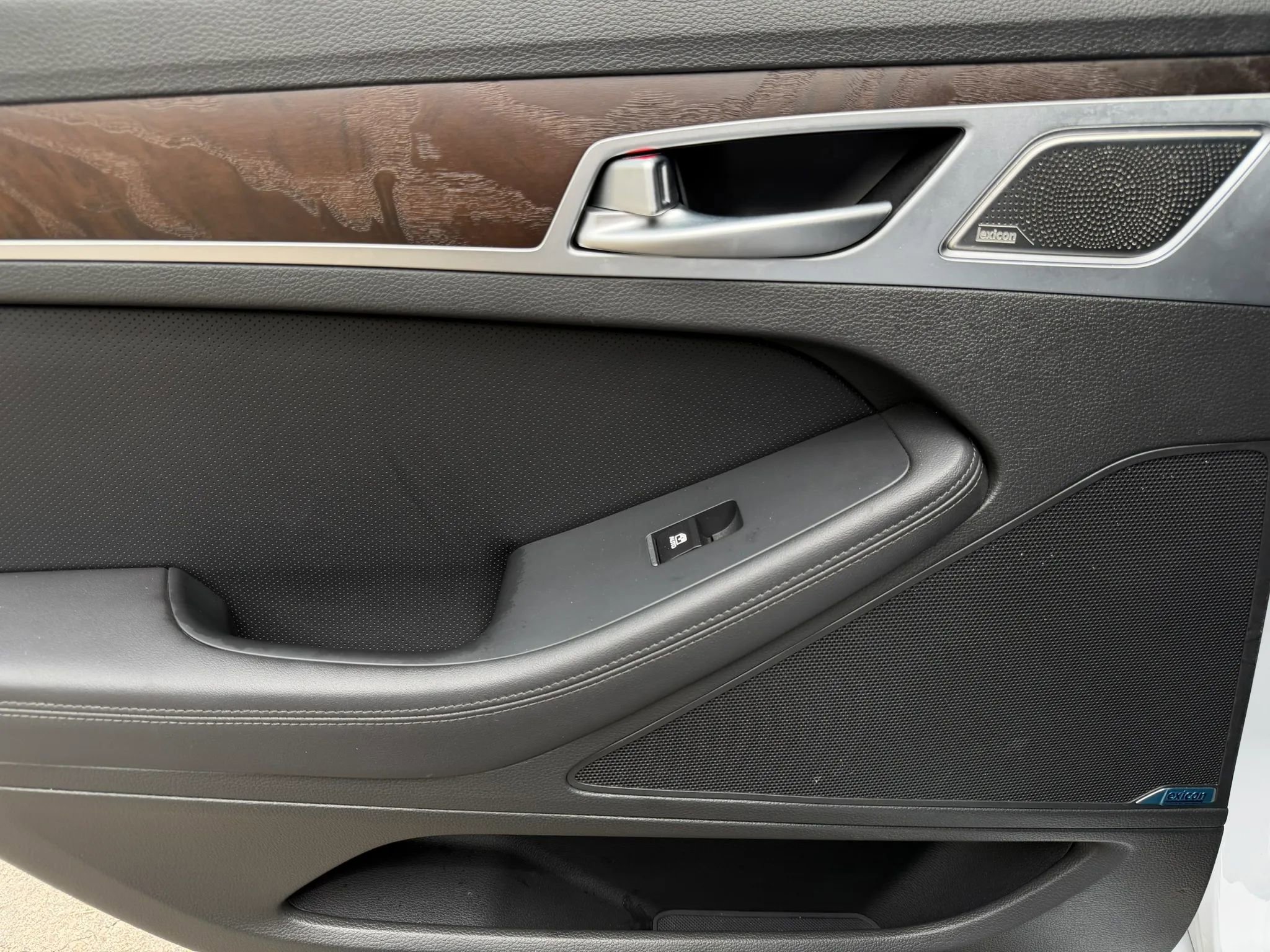 Used 2019 Genesis G80 5.0 Ultimate image 15