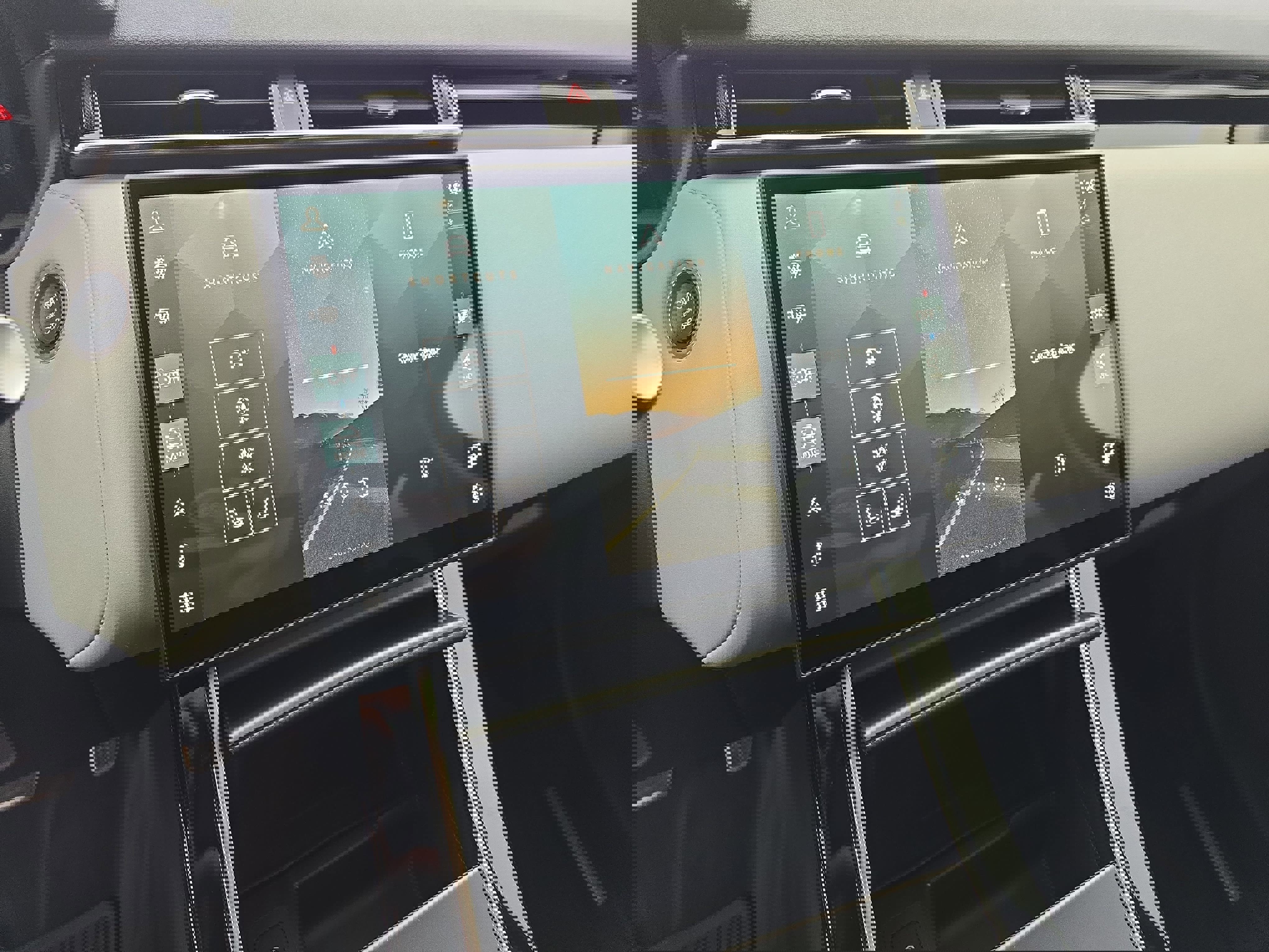 Used 2025 Land Rover Range Rover Velar Dynamic SE image 20