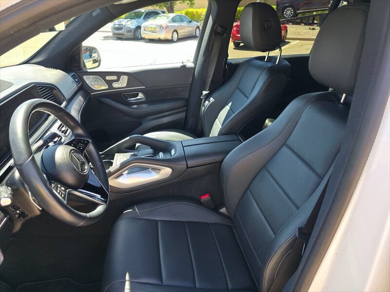 Used 2025 Mercedes-Benz GLS 450 4MATIC image 14