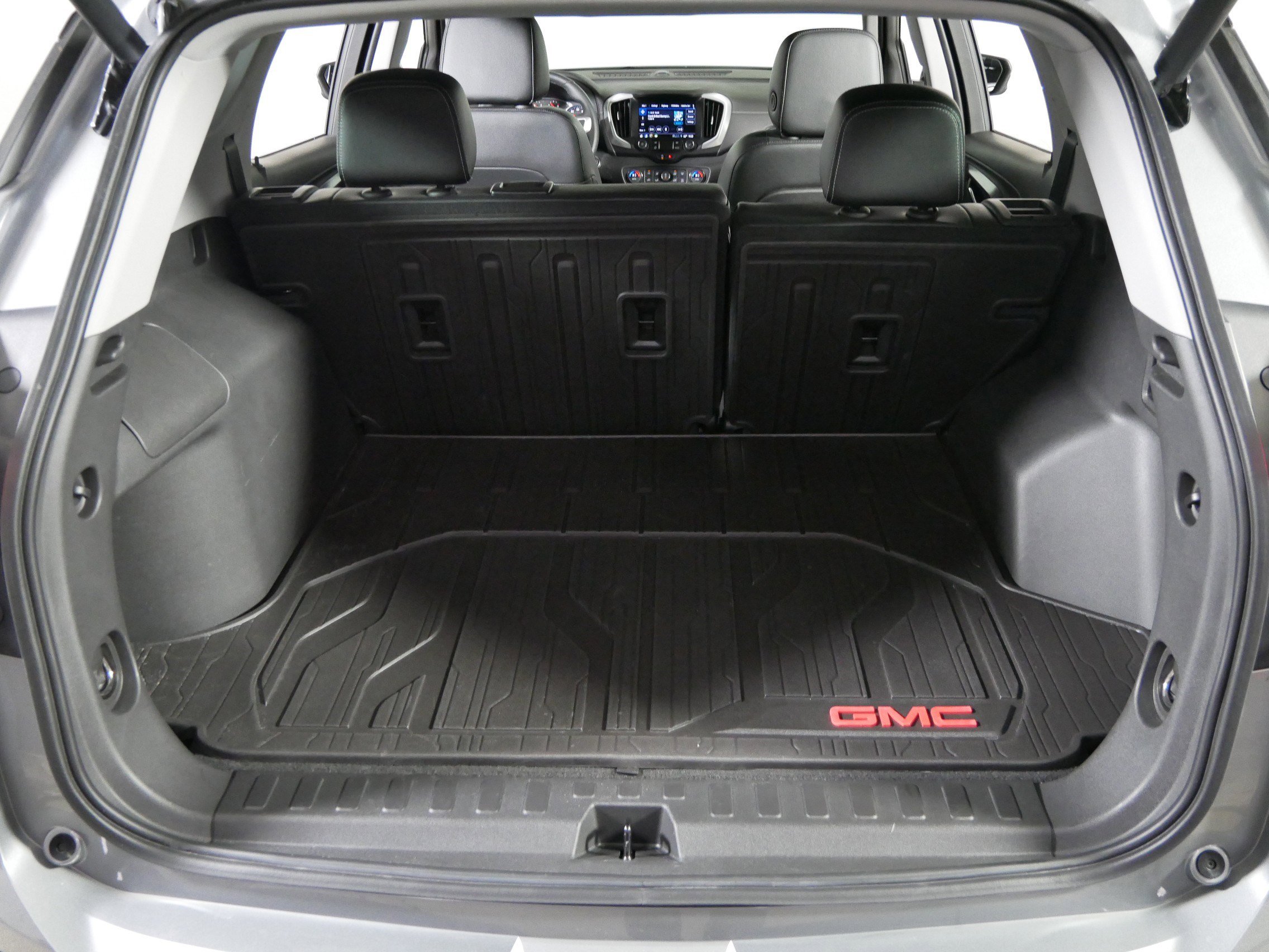 Used 2023 GMC Terrain SLT w/ Elevation Edition image 18