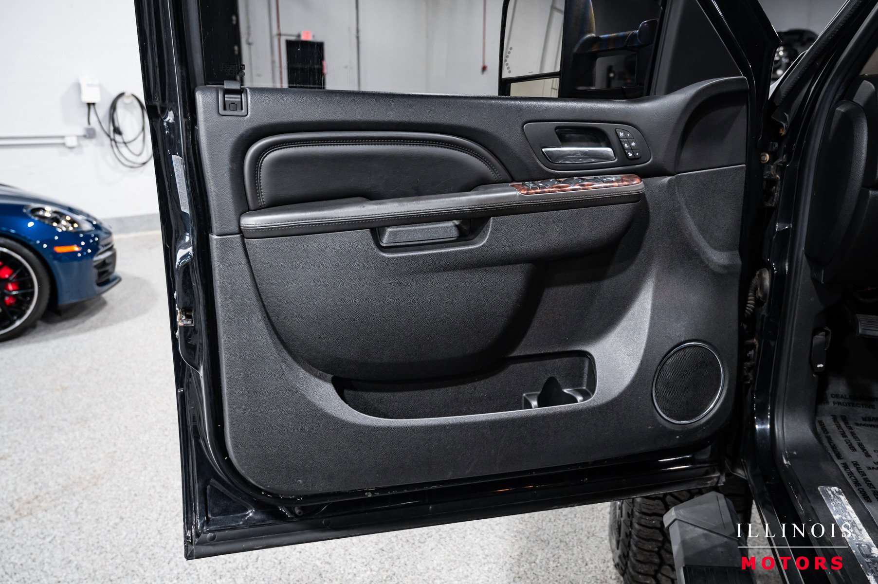 Used 2011 GMC Sierra 3500 Denali image 14