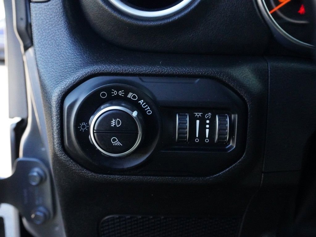 Used 2020 Jeep Gladiator Overland AWD/4WD image 33