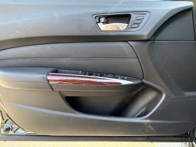 Used 2015 Acura TLX w/ Technology Package FWD image 9
