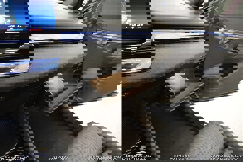 Used 2025 BMW i5 eDrive40i w/ M Sport Package image 35