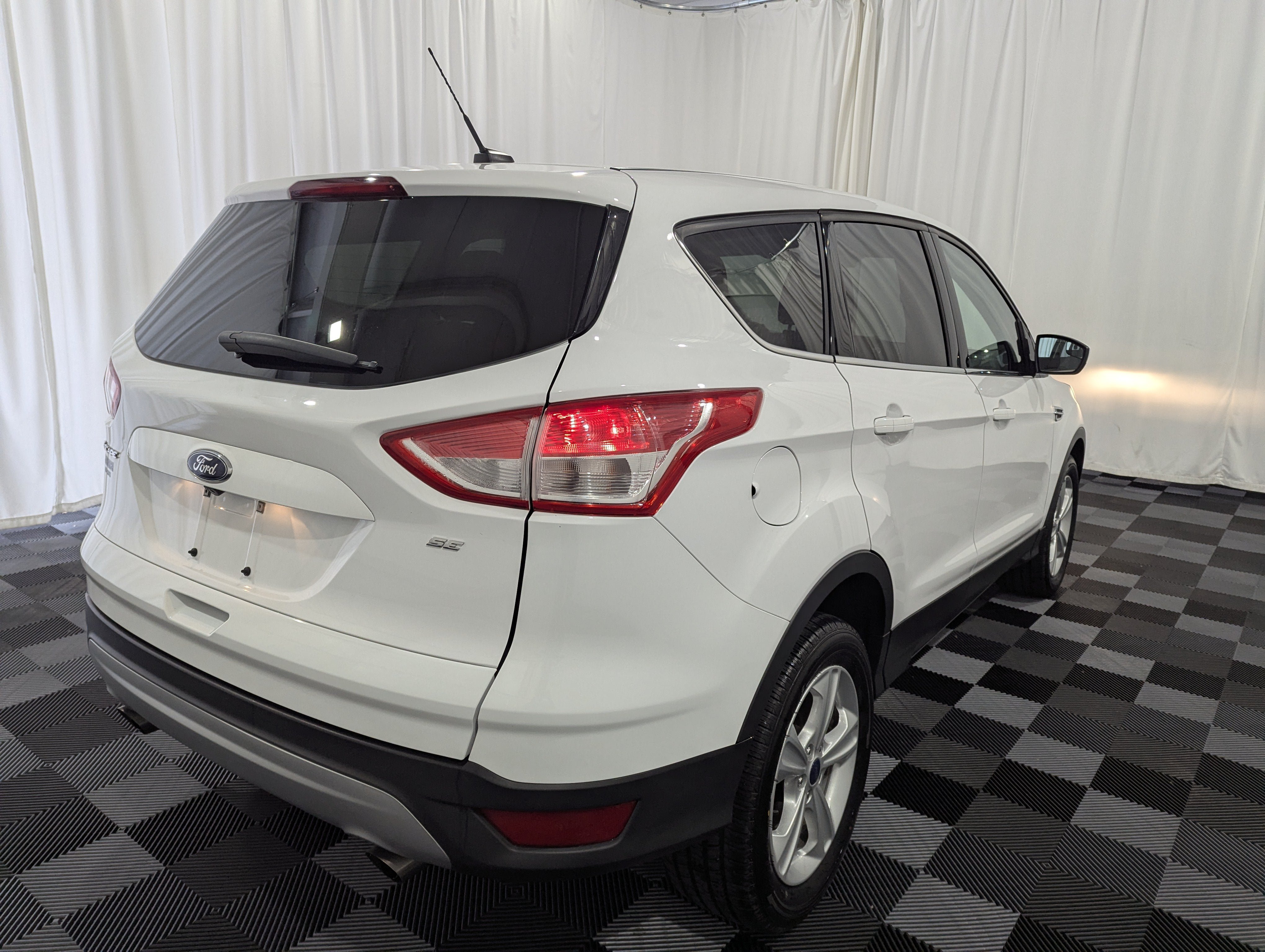 Used 2016 Ford Escape SE FWD image 7