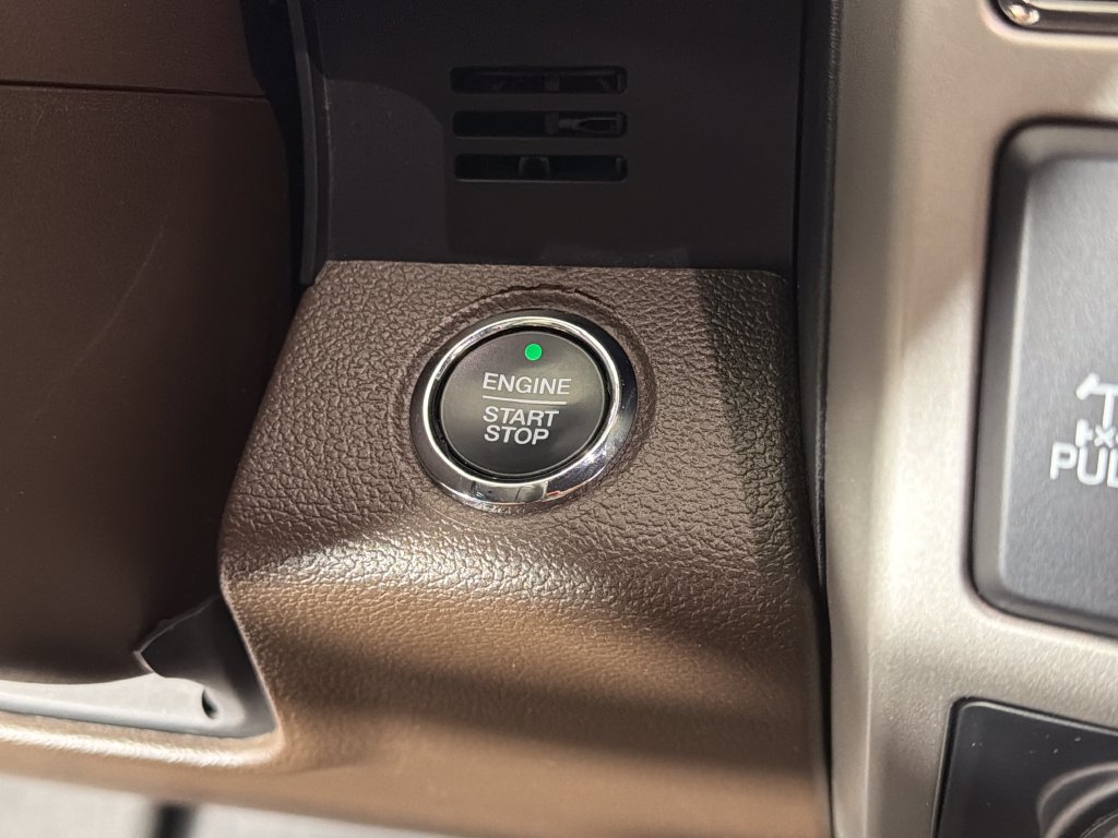 Used 2019 Ford F150 King Ranch w/ Equipment Group 601A Luxury AWD/4WD image 15