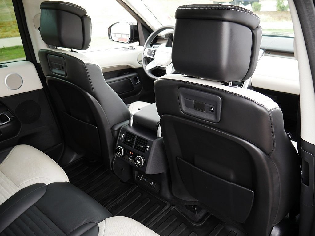Used 2025 Land Rover Discovery Metropolitan Edition AWD/4WD image 71