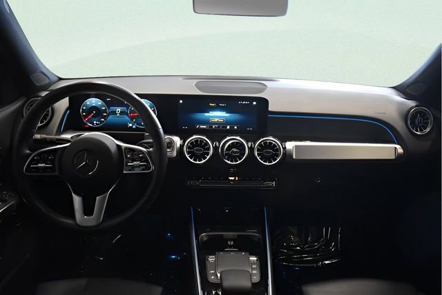Used 2022 Mercedes-Benz GLB 250 4MATIC image 5