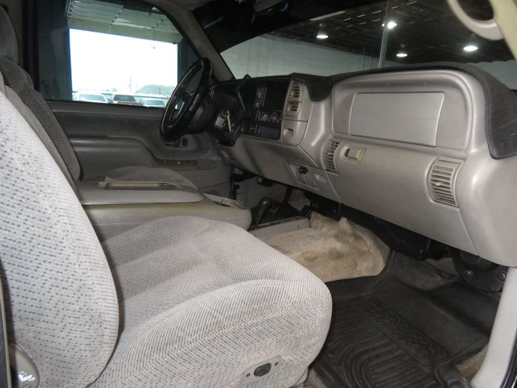 Used 1997 GMC Yukon 4WD 2-Door w/ Marketing Opt Pkg 2 image 27