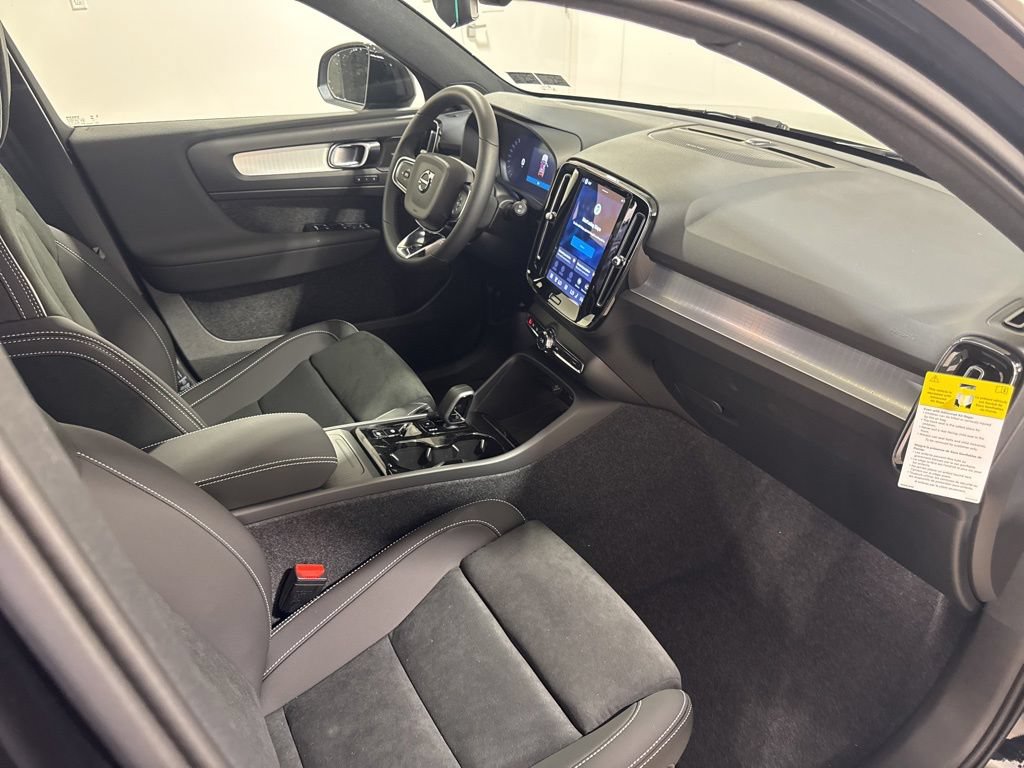 New 2026 Volvo XC40 B5 Ultra w/ Climate Package AWD/4WD image 27