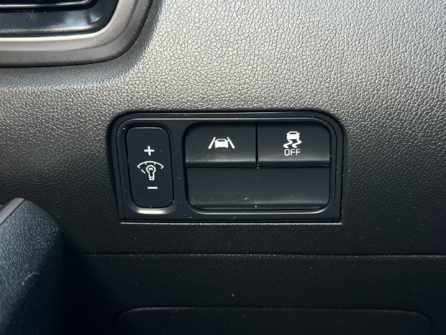 Used 2023 Kia Sorento LX FWD image 19