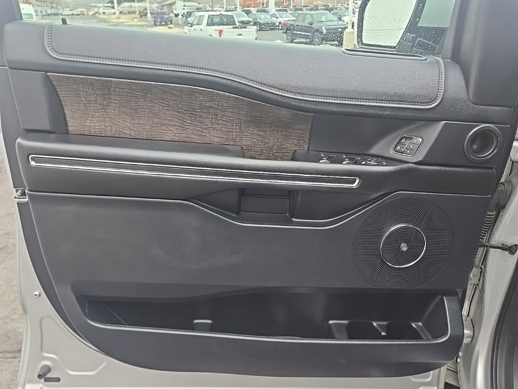 Used 2019 Ford Expedition Limited w/ Equipment Group 302A image 14