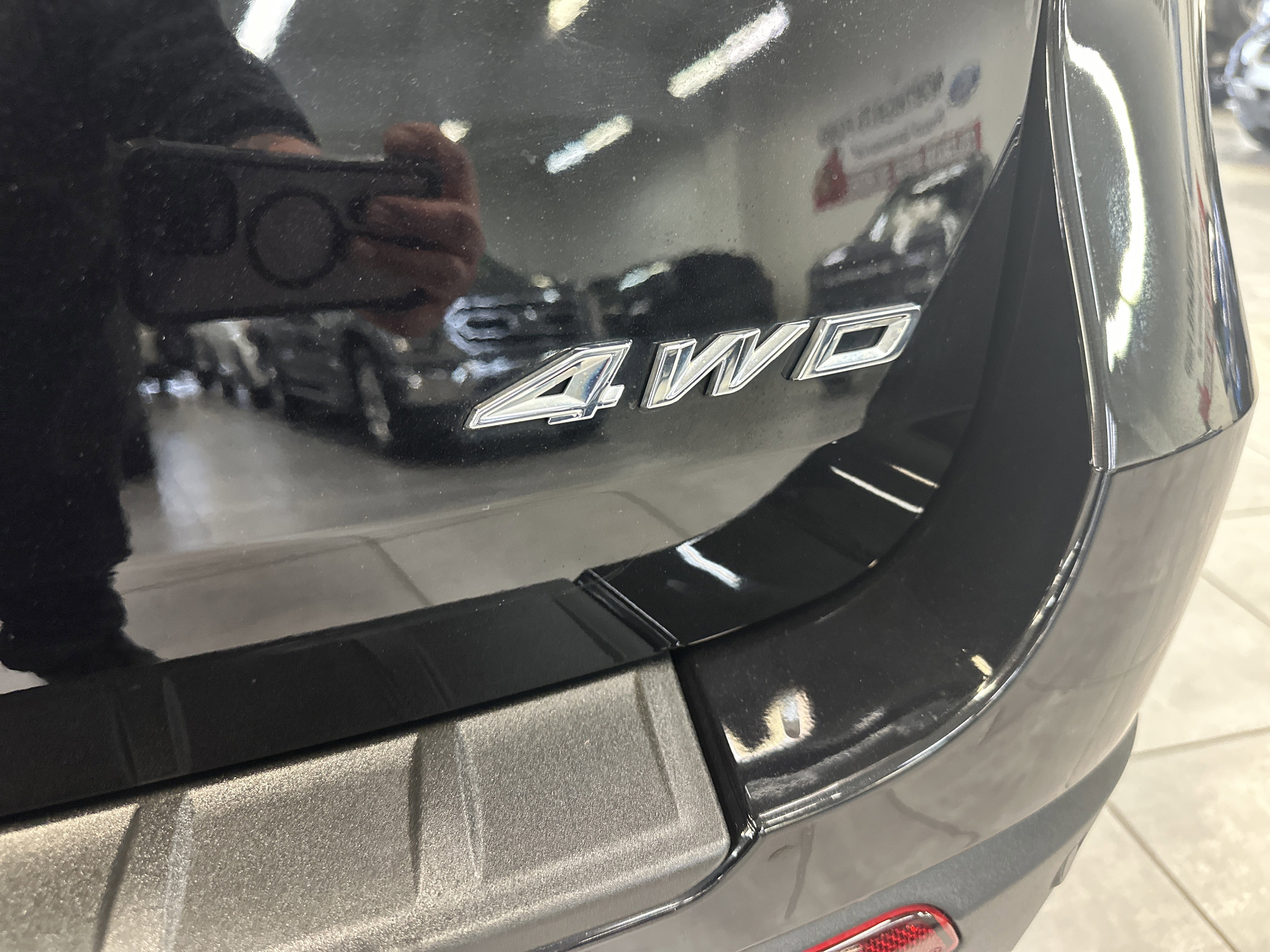 Used 2023 Ford Explorer XLT w/ Equipment Group 202A image 10