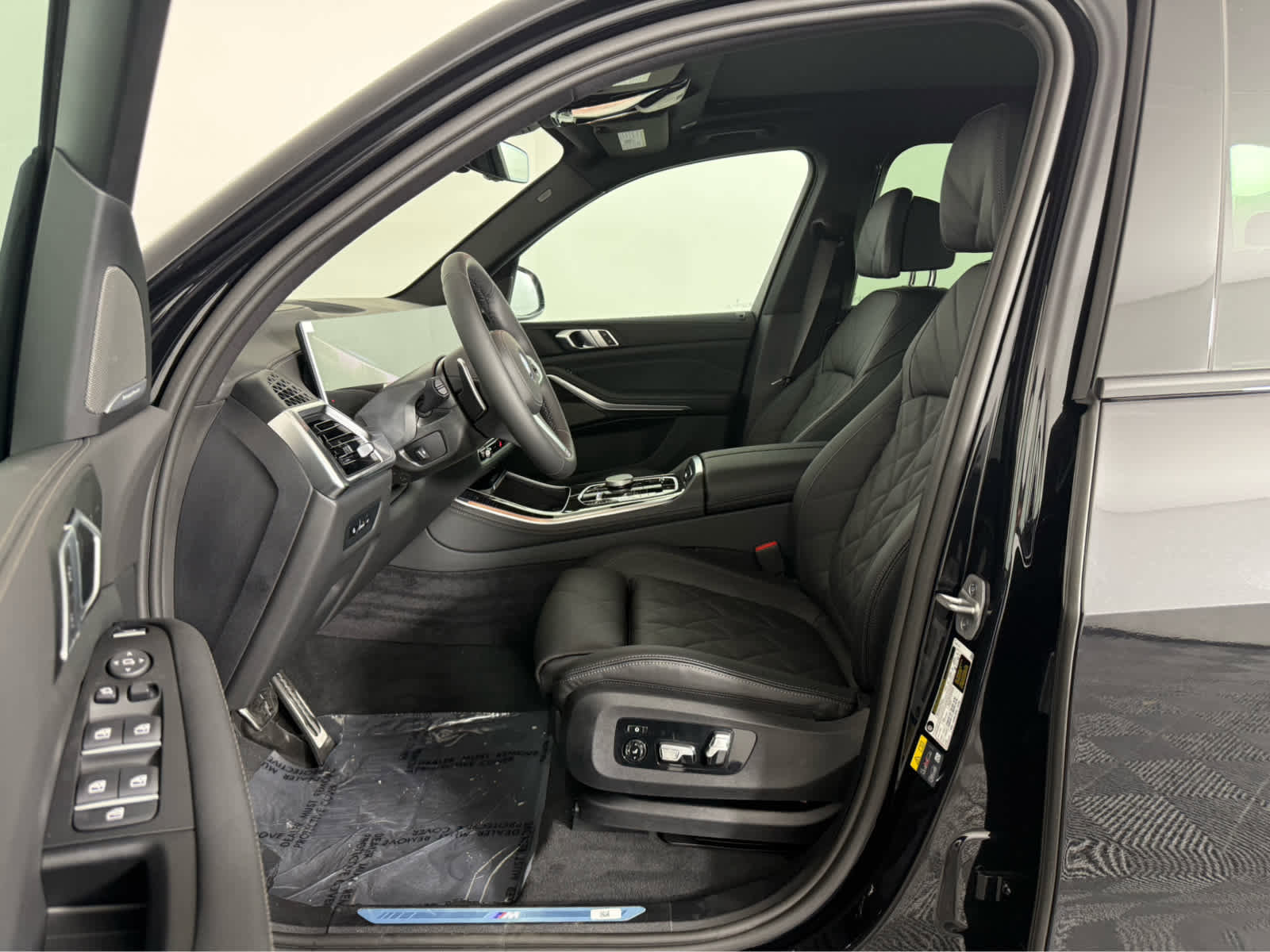 New 2026 BMW X5 xDrive50e w/ M Sport Package AWD/4WD image 9