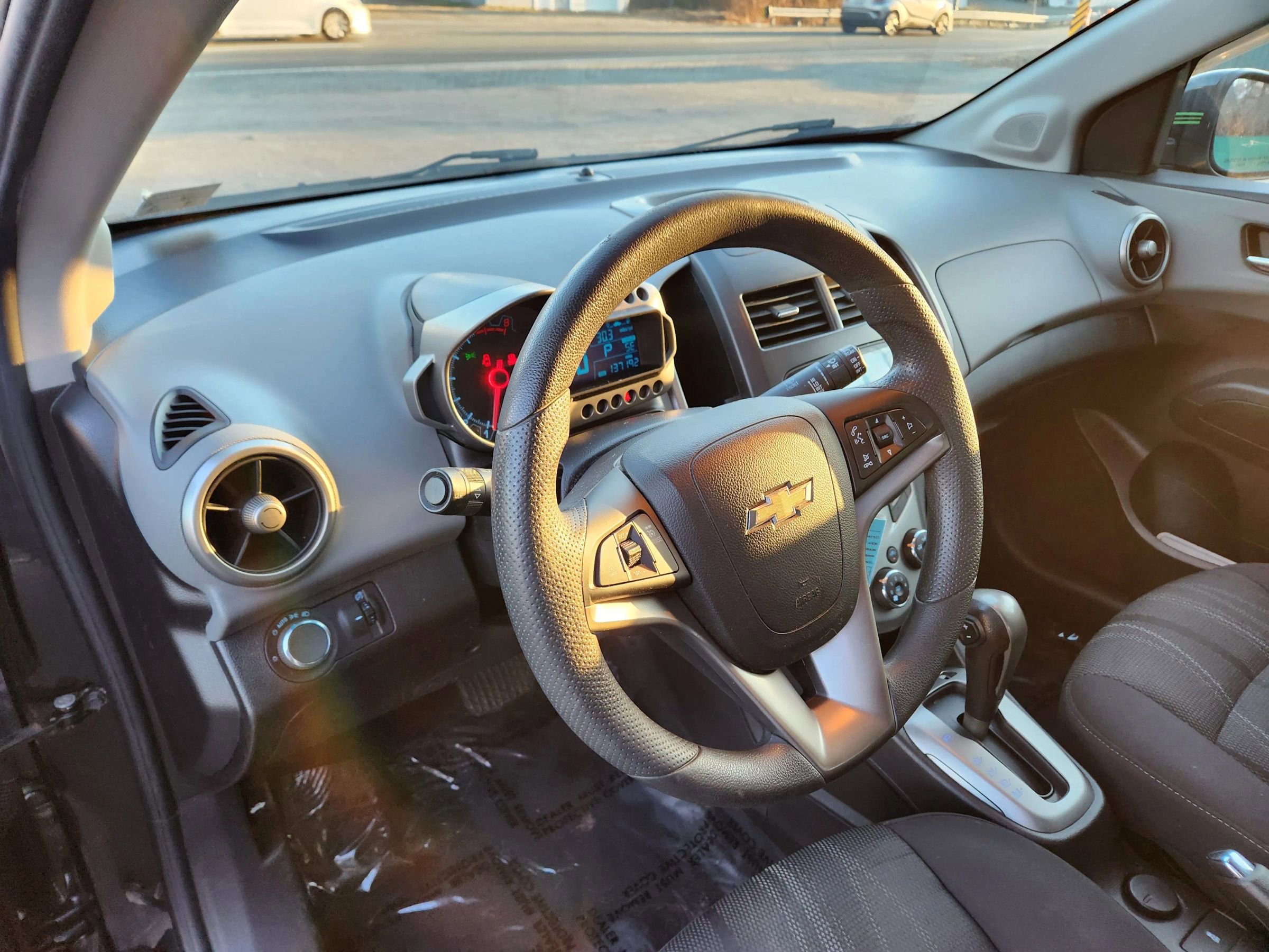 Used 2014 Chevrolet Sonic LT image 23