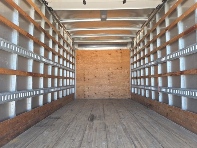 Used 2023 Isuzu NPR RWD image 11