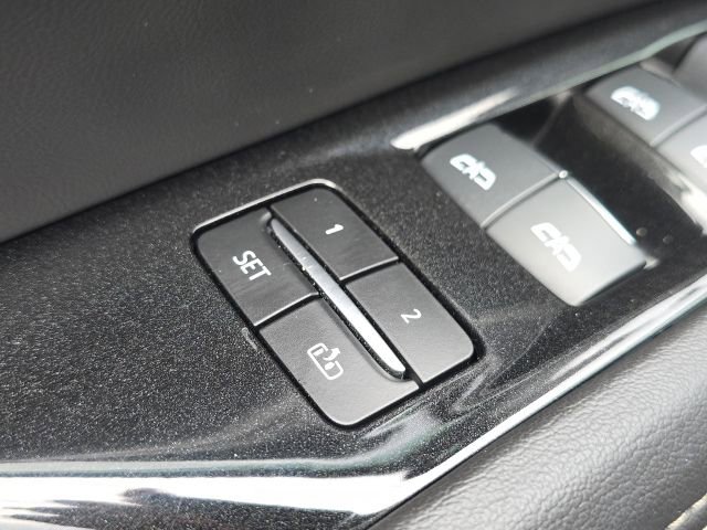 Used 2024 Cadillac Escalade Premium Luxury AWD/4WD image 27