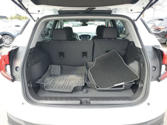 Used 2024 GMC Terrain SLE image 31