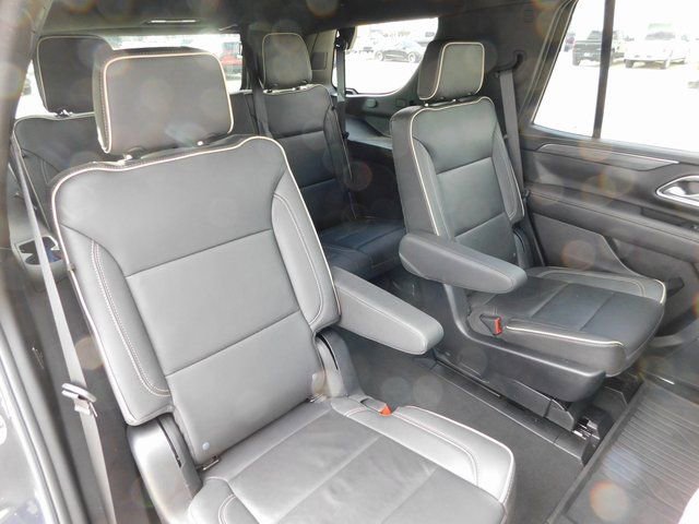 Used 2023 GMC Yukon SLT w/ SLT Luxury Package image 24