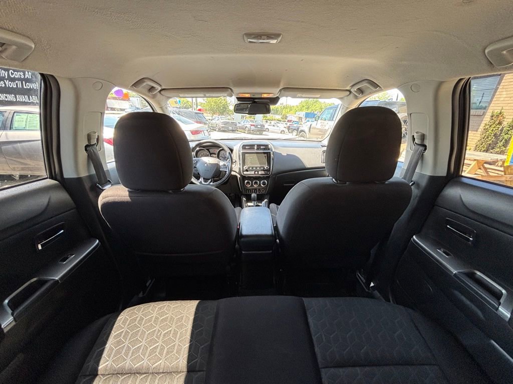 Used 2020 Mitsubishi Outlander Sport SE AWD/4WD image 9