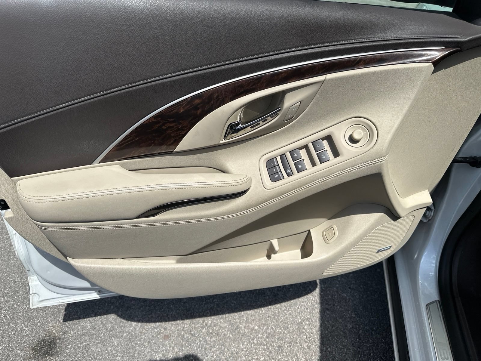Used 2016 Buick LaCrosse Leather w/ Experience Buick Package FWD image 17