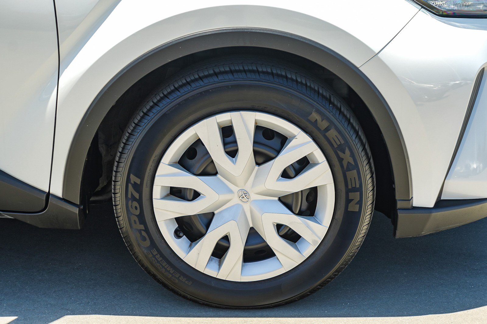 Certified 2021 Toyota C-HR LE FWD image 11