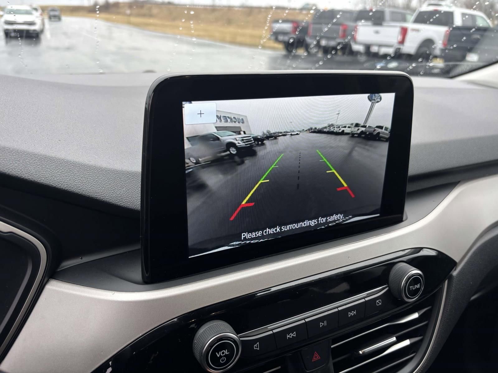 Used 2022 Ford Escape SE w/ SE Sport Appearance Package image 22