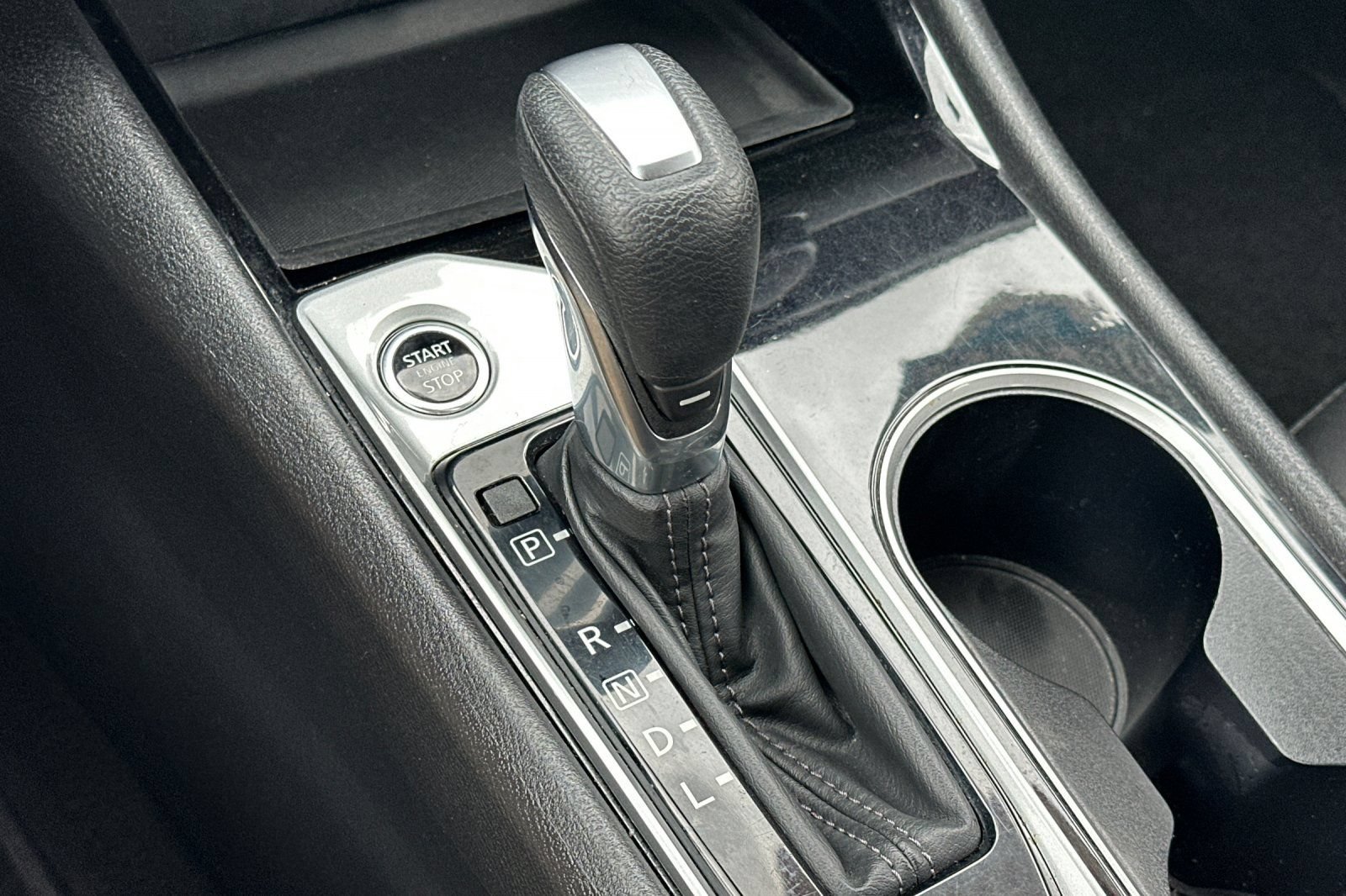 Used 2024 Nissan Altima 2.5 SV FWD image 20