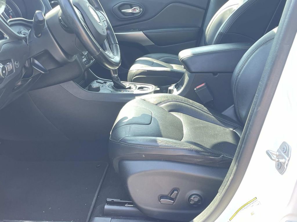 Used 2020 Jeep Cherokee High Altitude AWD/4WD image 17