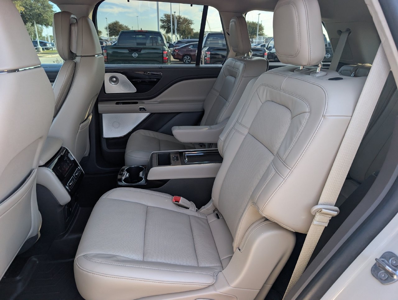 Used 2024 Lincoln Aviator Reserve w/ Equipment Group 201A RWD image 29