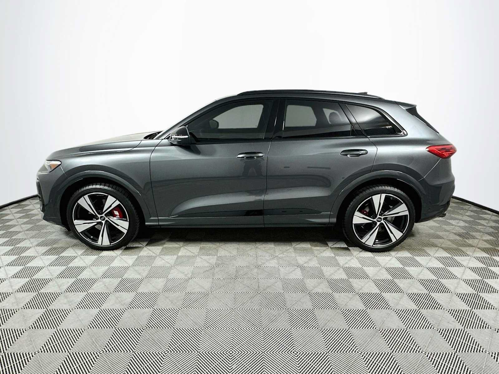New 2026 Audi SQ5 Premium Plus AWD/4WD image 4