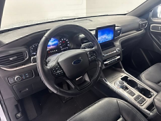 Used 2020 Ford Explorer XLT w/ Equipment Group 202A RWD image 13