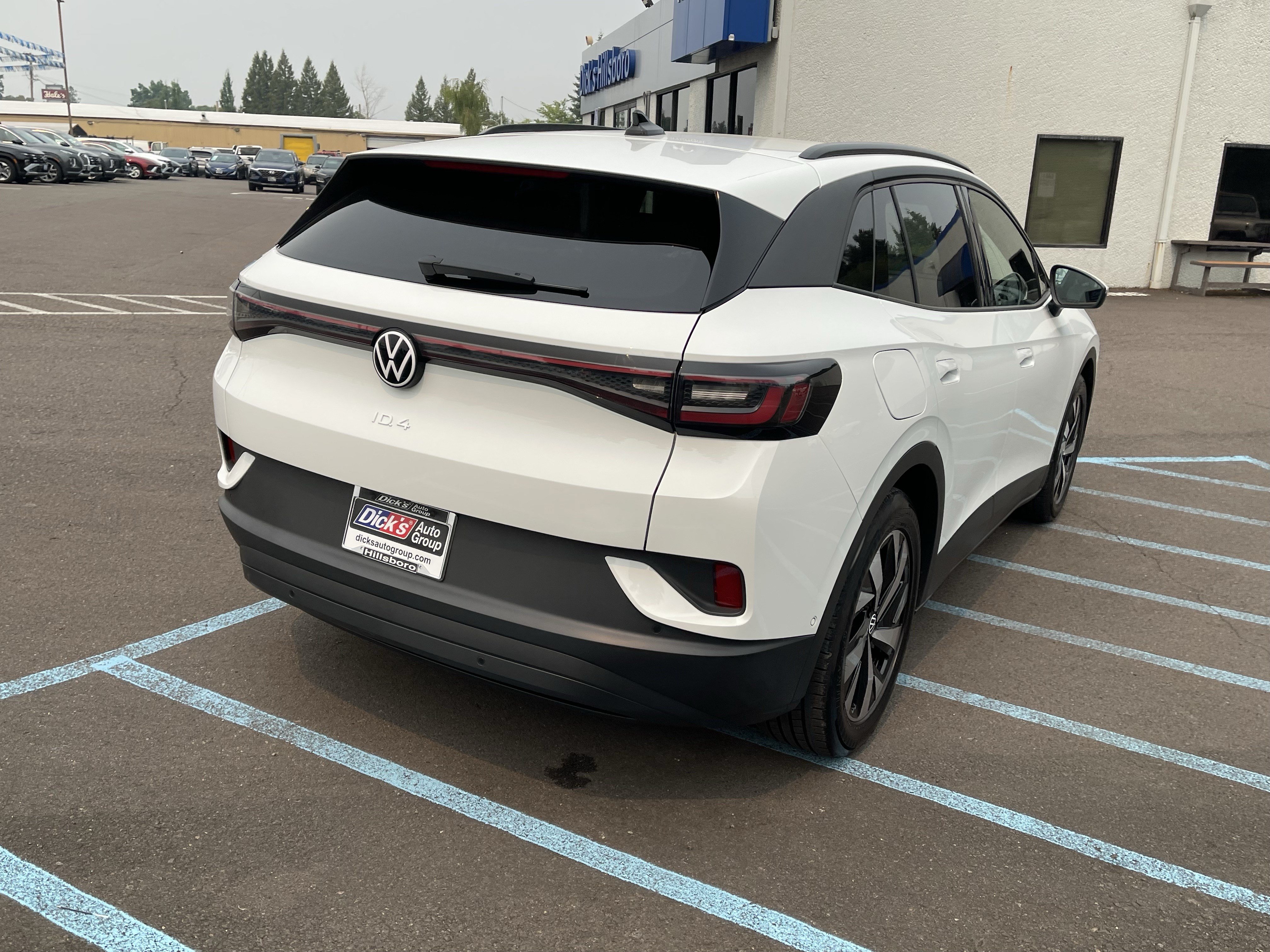 Used 2024 Volkswagen ID.4 2WD image 5