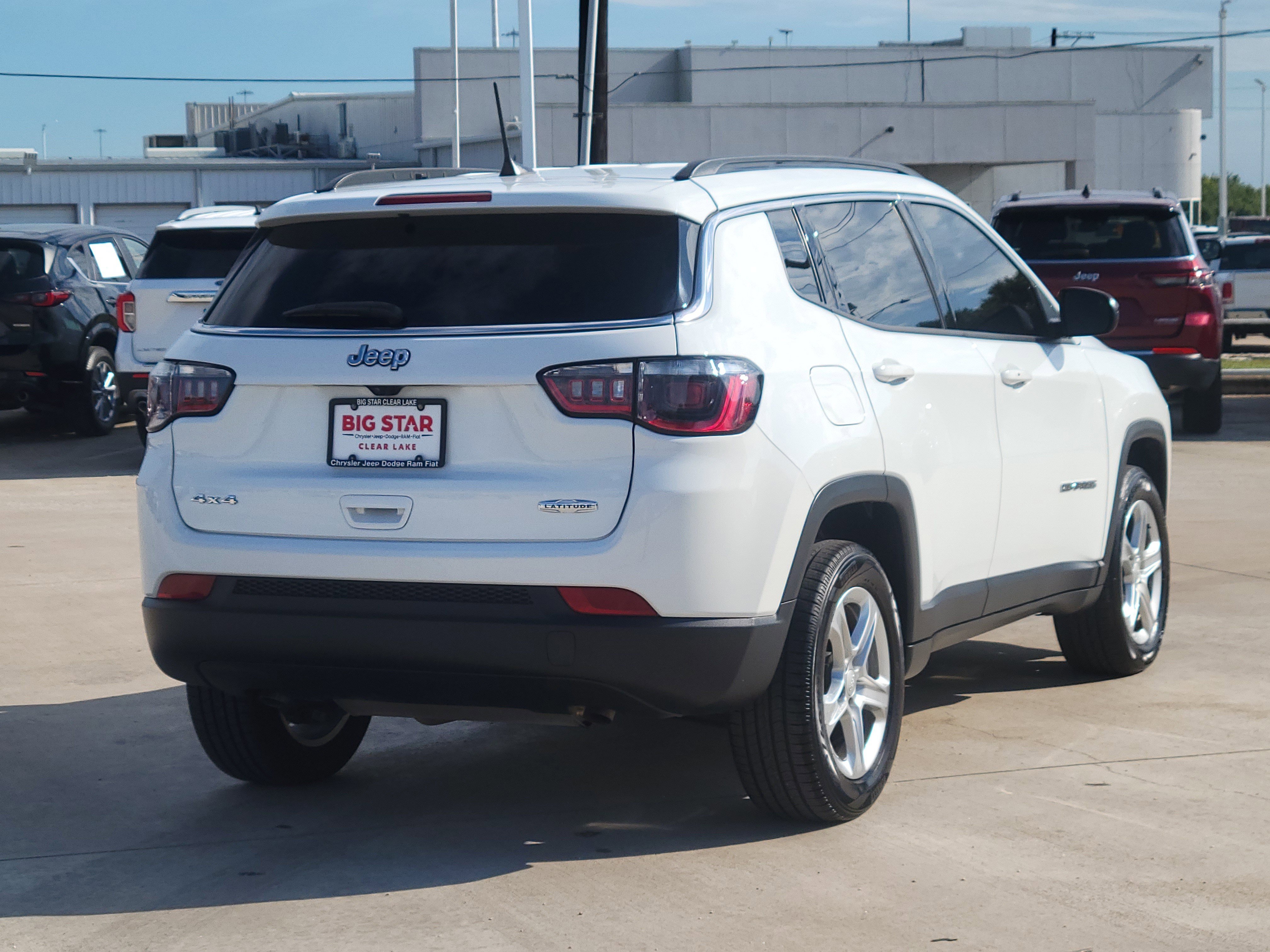 Used 2023 Jeep Compass Latitude image 5