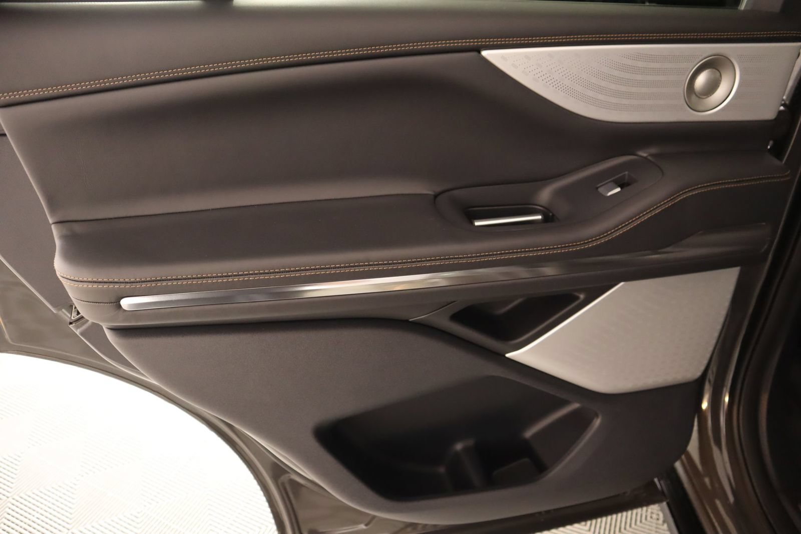 New 2026 Lincoln Navigator Black Label AWD/4WD image 19