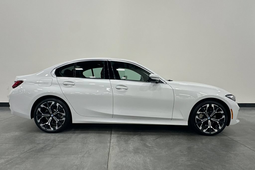 Used 2025 BMW 330i Sedan w/ Premium Package RWD image 3