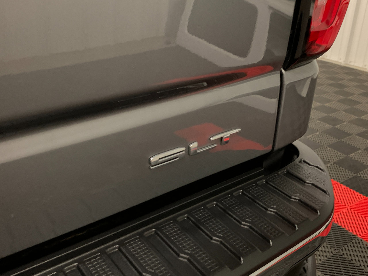 Used 2020 GMC Sierra 1500 SLT w/ SLT Premium Plus Package image 24