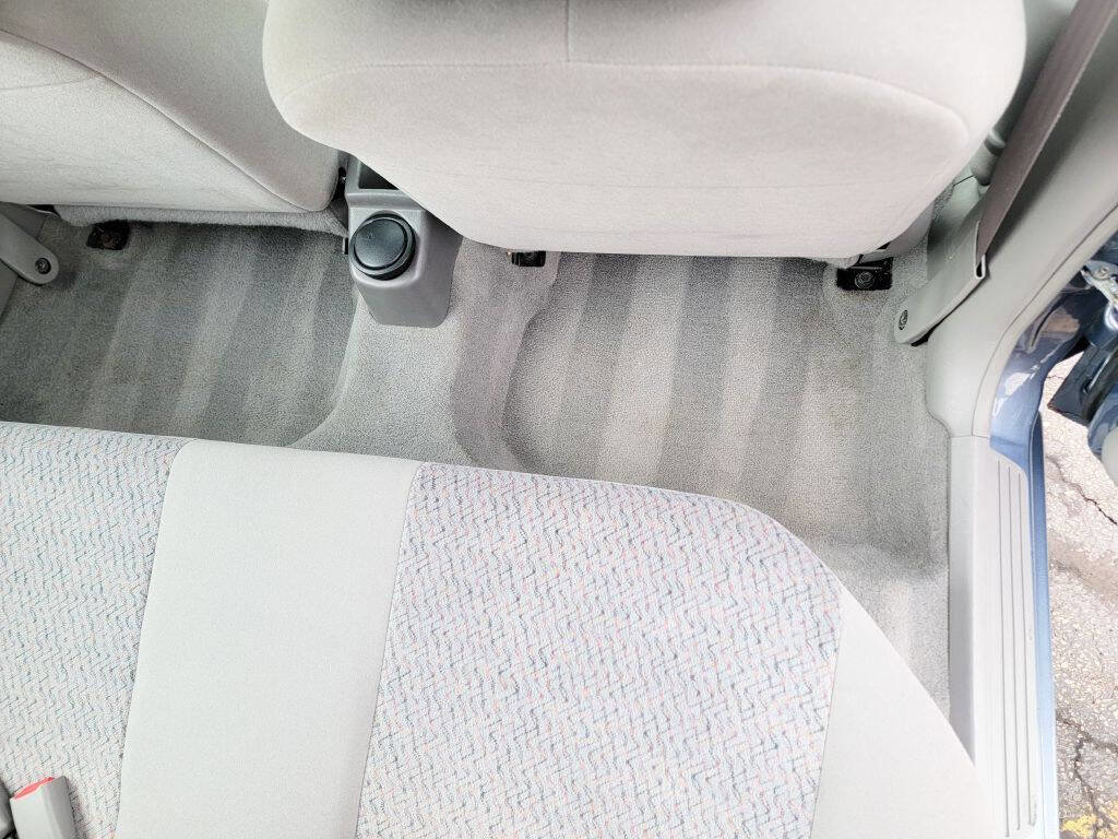 Used 1999 Ford Escort SE image 17