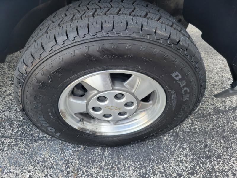 Used 2000 Chevrolet Tahoe LS w/ LS Preferred Equipment Group AWD/4WD image 27