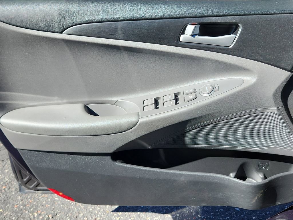 Used 2013 Hyundai Sonata GLS image 6