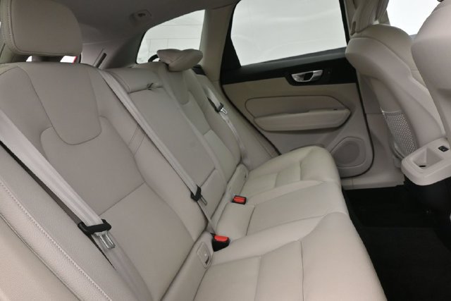 Used 2024 Volvo XC60 B5 Core w/ Protection Package Premier AWD/4WD image 30