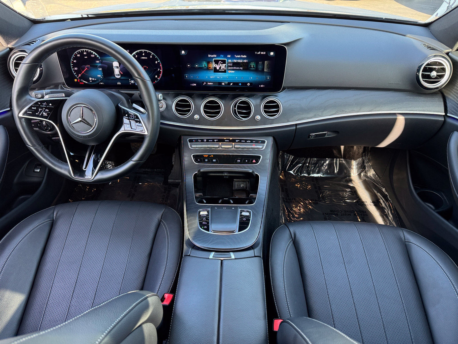 Used 2023 Mercedes-Benz E 350 Sedan image 11